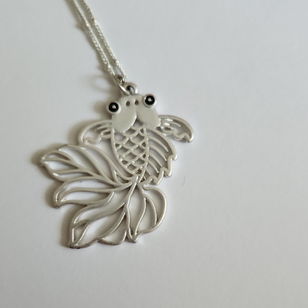Lavishy Silver Goldfish Pendant Necklace - Picture 3 of 9